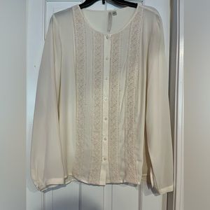Lauren Conrad off white flowy blouse with floral embroidery size XL